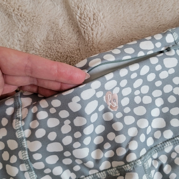 Ellie gray and white leggings - Picture 3 of 7